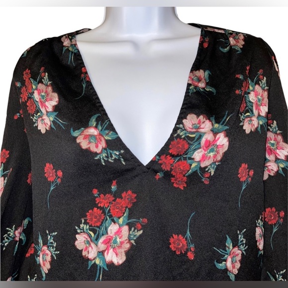 NWT: Express Floral Blouse - Picture 1 of 6